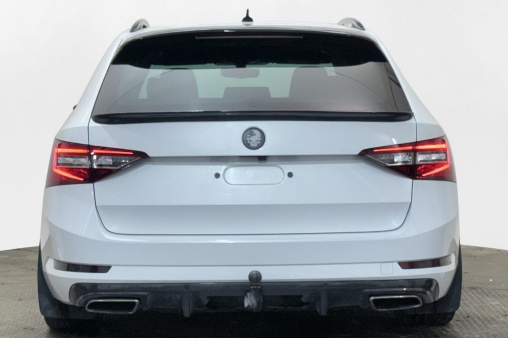 Skoda Superb 2016 - miniatyr 8