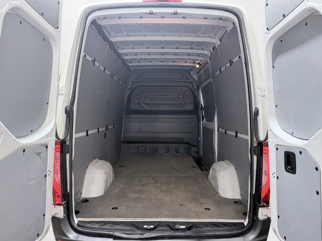 Mercedes-Benz Sprinter 2023 - miniatyr 23