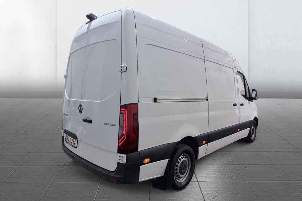 Mercedes-Benz Sprinter 2023 - miniatyr 5