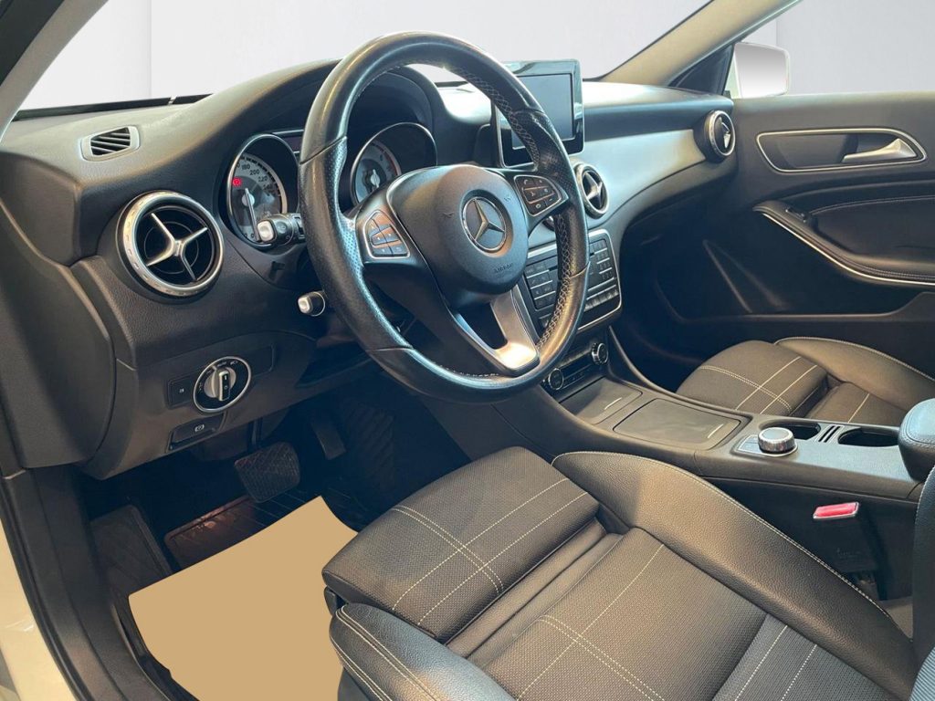 Mercedes-Benz GLA 2016 - miniatyr 6