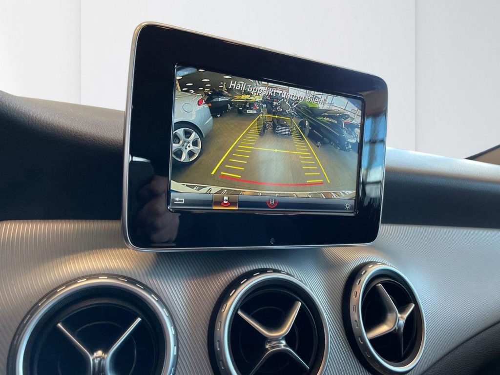 Mercedes-Benz GLA 2016 - miniatyr 9